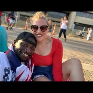 Meet your Posher, Max